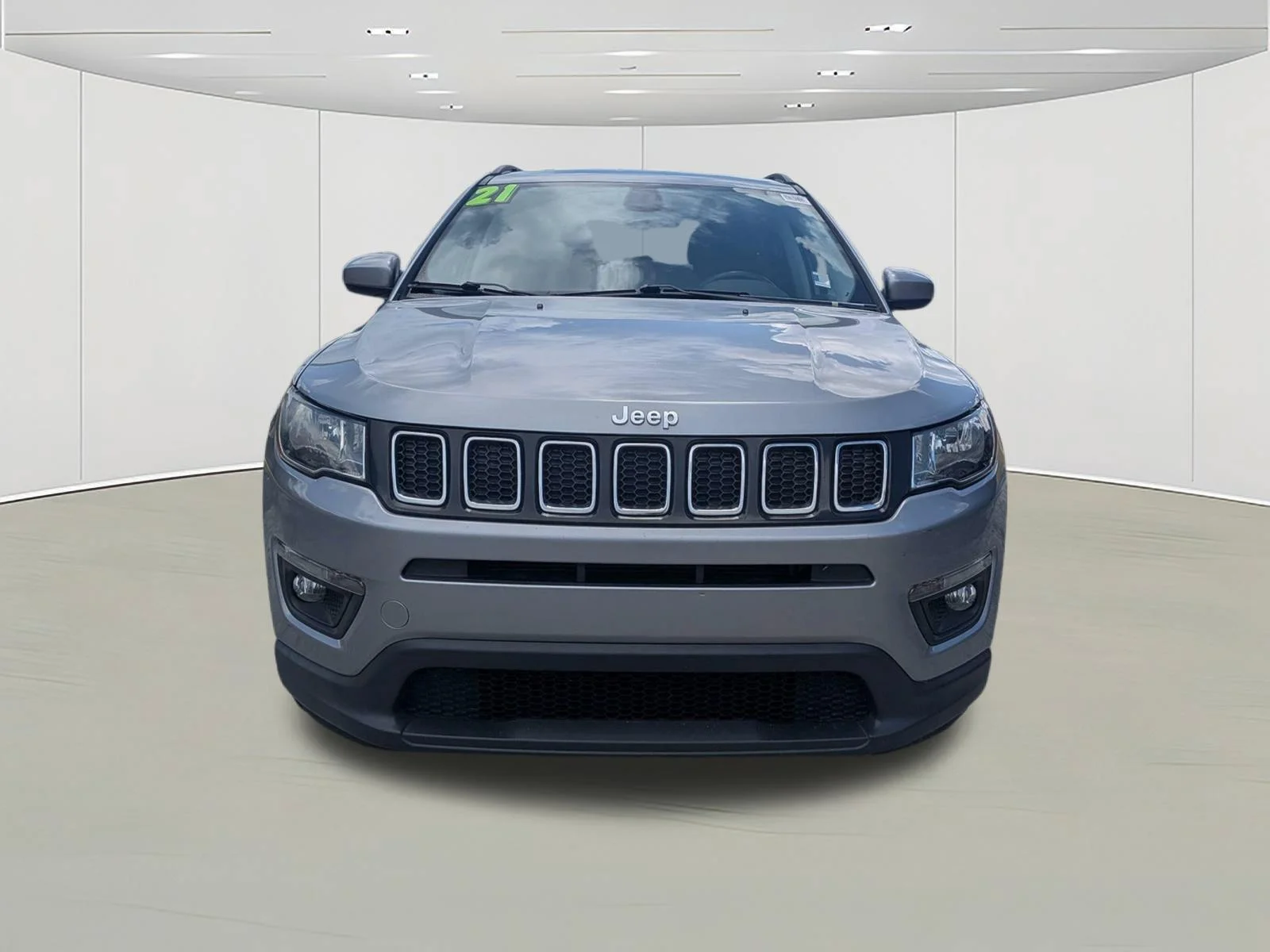 Used 2021  Jeep Latitude image 8