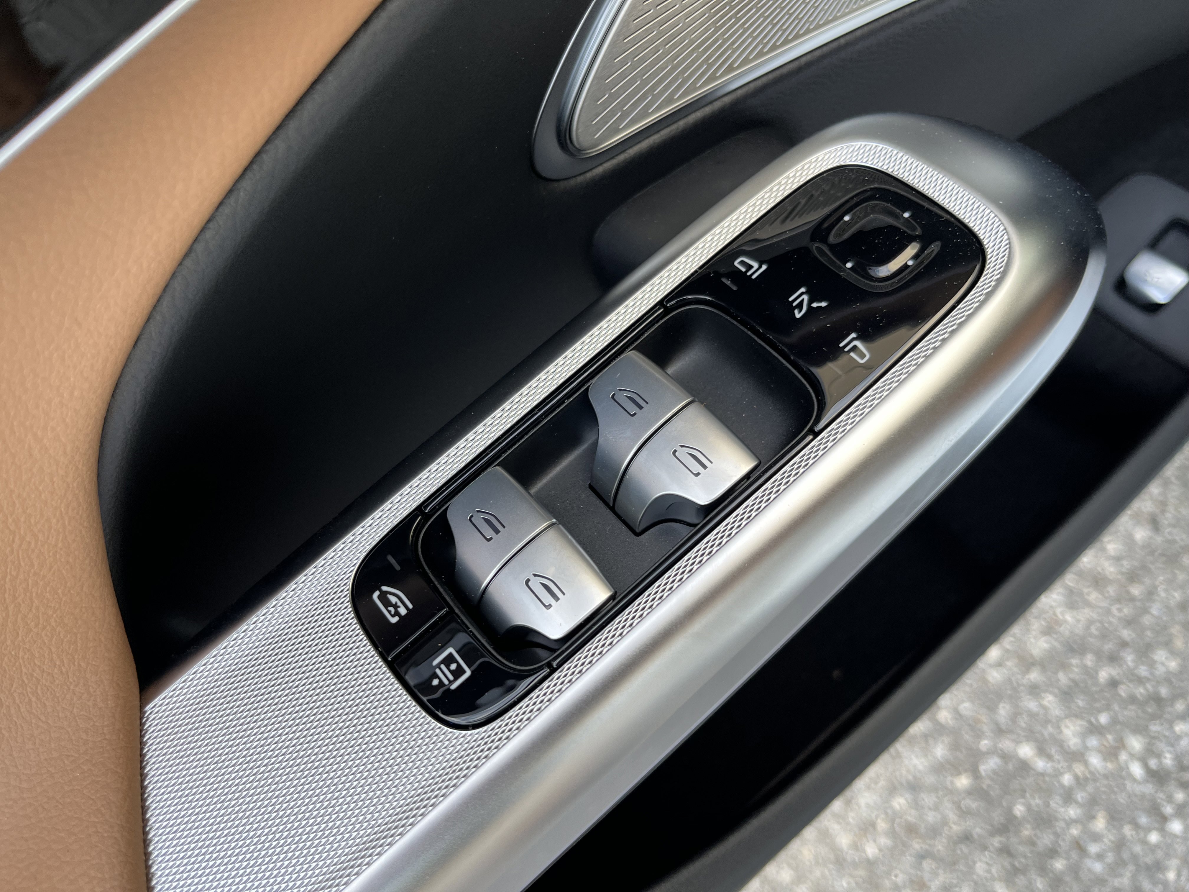 New 2026 MANUFAKTUR Moonlight White Metallic Mercedes-Benz E 350 image 15