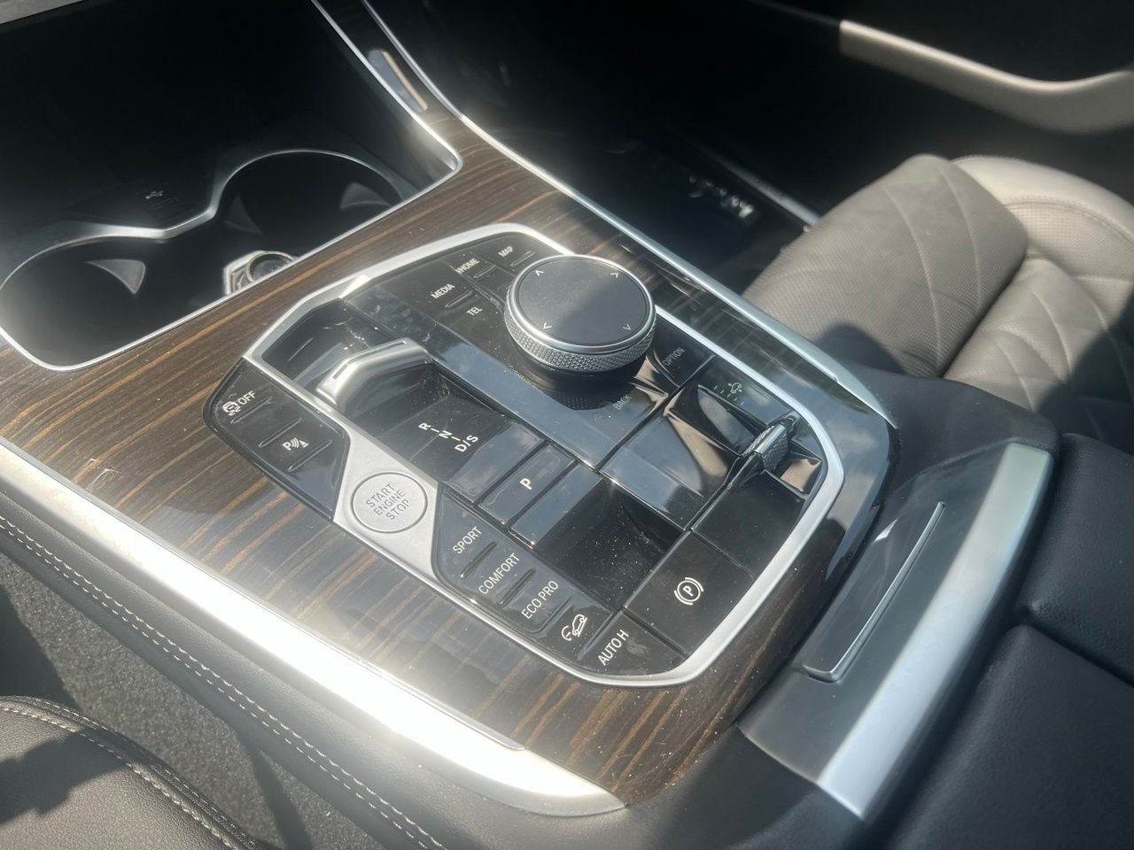 Used 2023 Gray BMW xDrive40i image 28