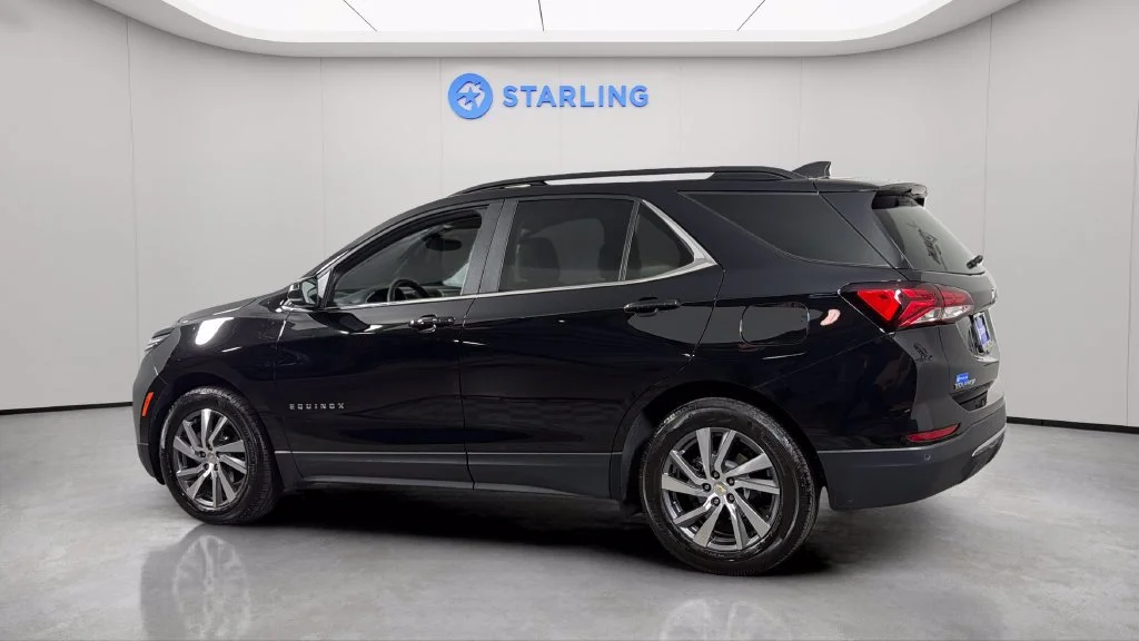 Used 2022 MOSAIC BLACK METALLIC Chevrolet LT image 4