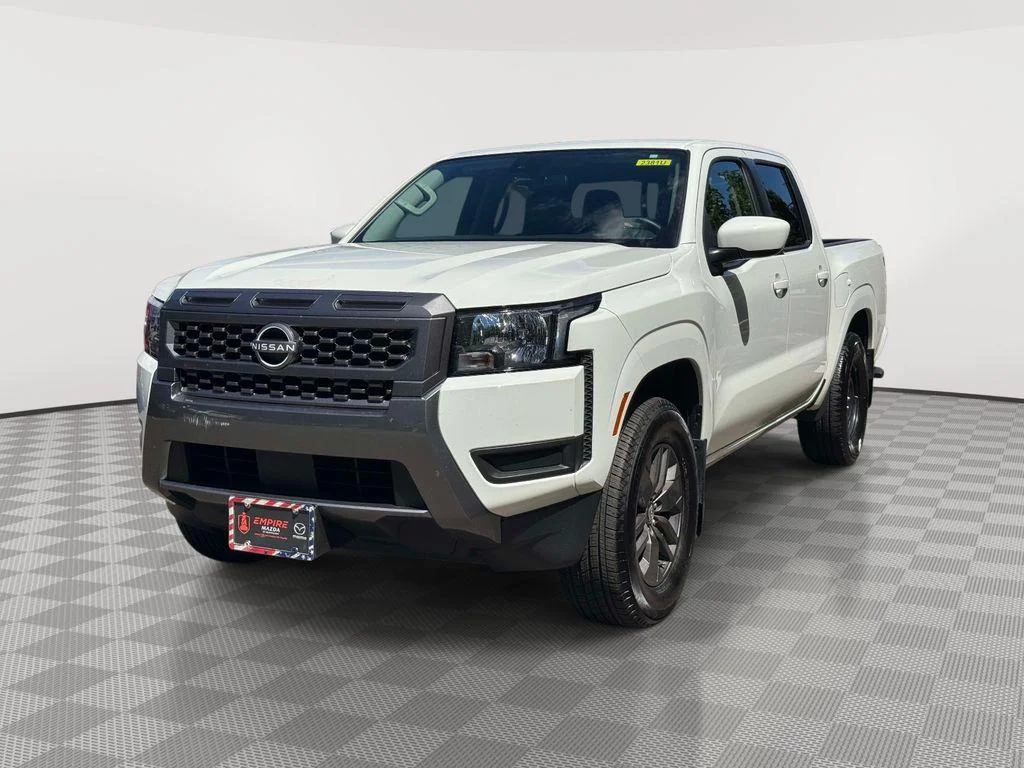 Used 2025 Glacier White Nissan Crew Cab SV 4x2 image 3