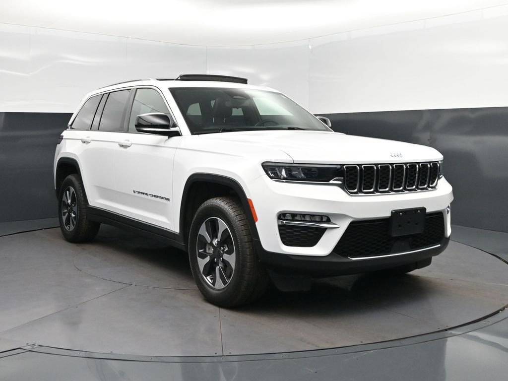 Used 2024 White Jeep 4xe image 9