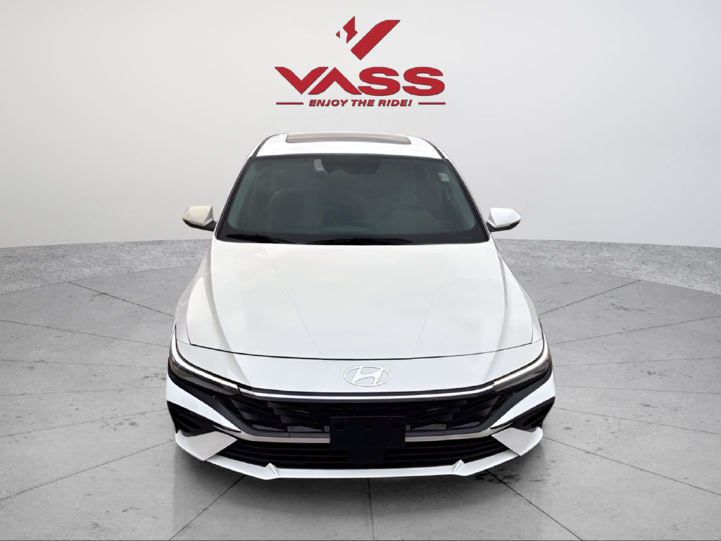 Used 2025 White Hyundai Limited image 8
