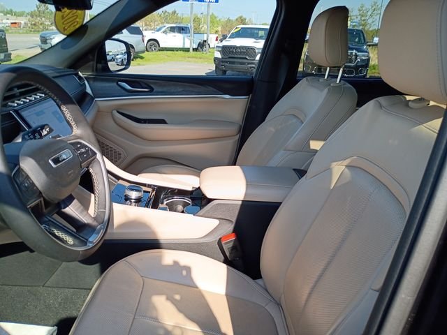 Used 2023 Black Jeep Limited image 10