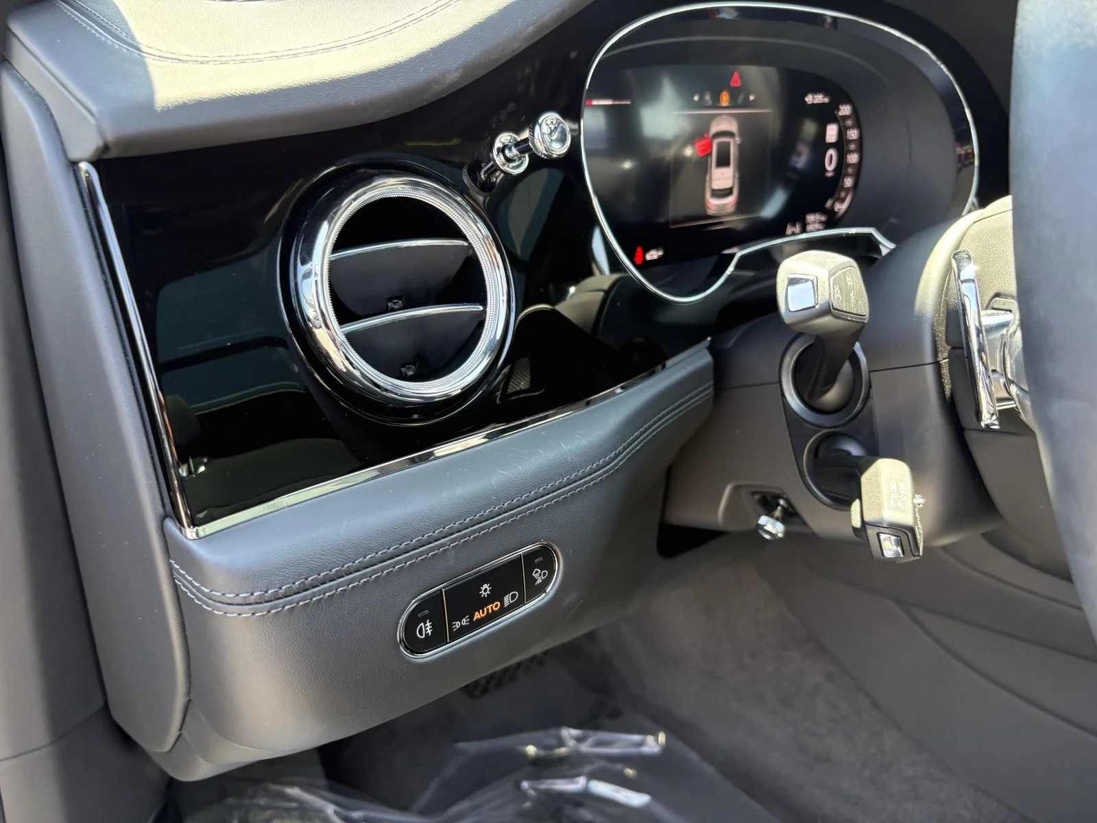 2024 Bentley Bentayga - Photo 23