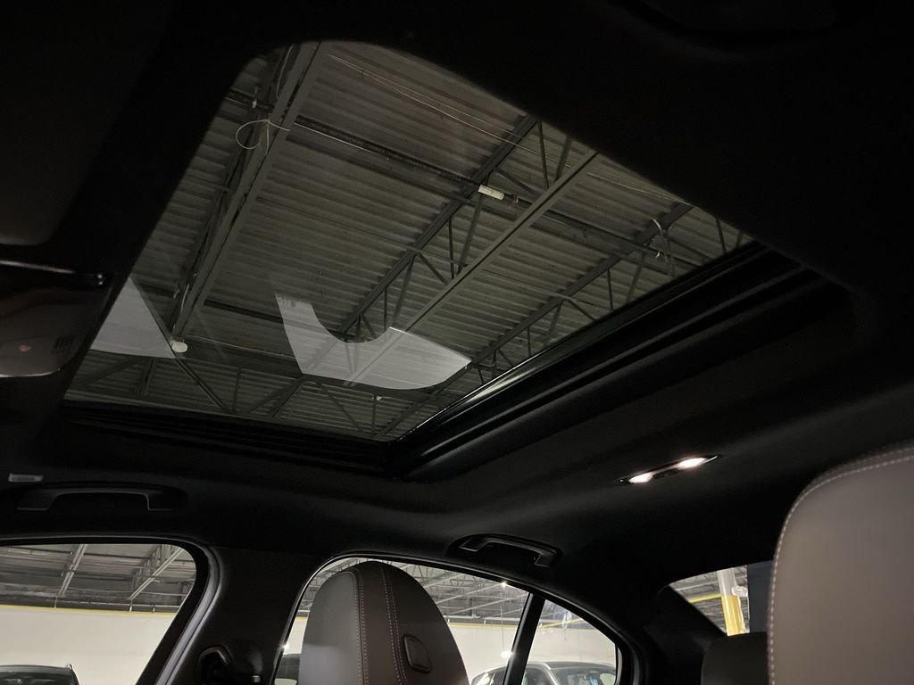 2025 BMW 3 Series 330i - Photo 22