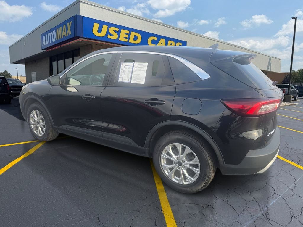 Used 2023 Black Metallic Ford Active image 7
