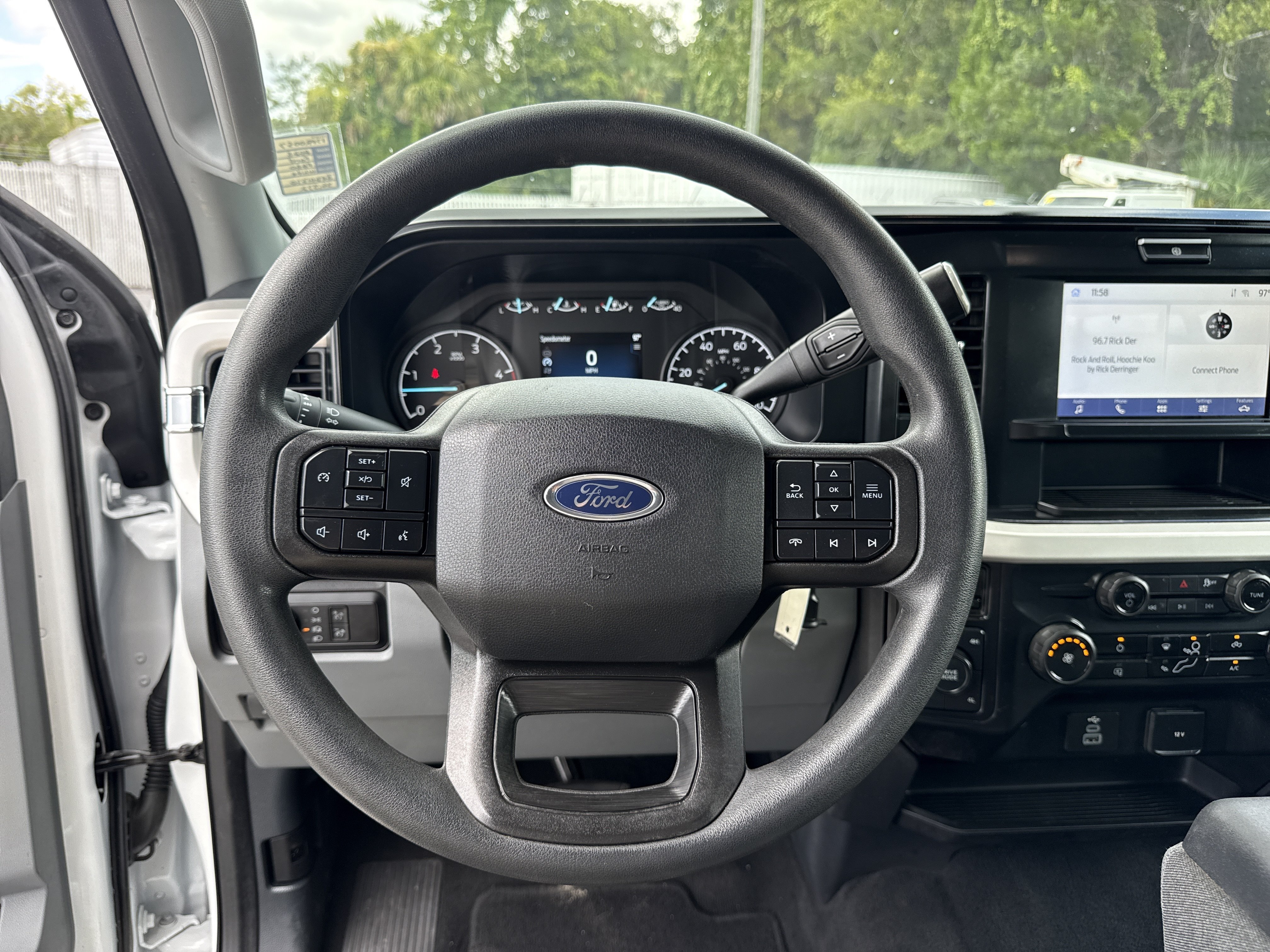 Used 2025 Oxford White Ford XLT image 42