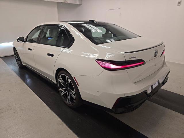 Used 2023 Alpine White BMW 760i xDrive image 2