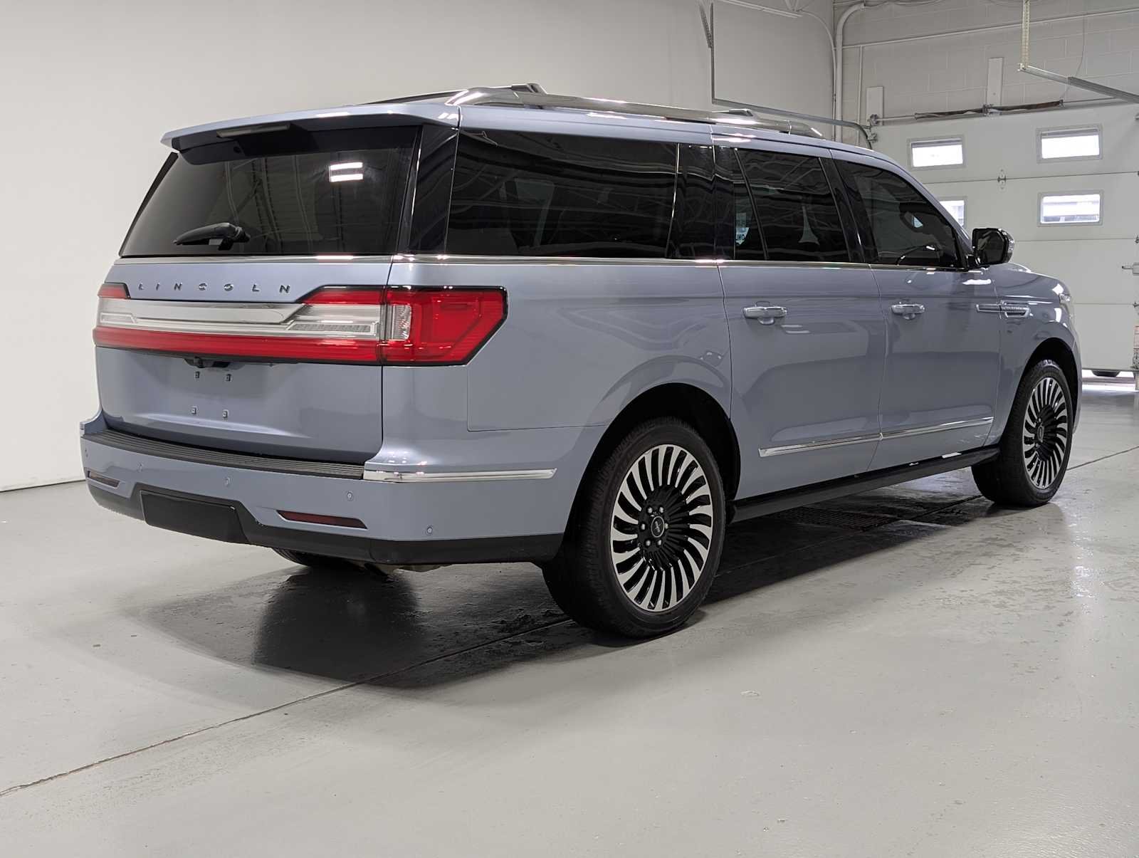 Used 2021 Chroma Crystal Blue Lincoln Black Label image 8