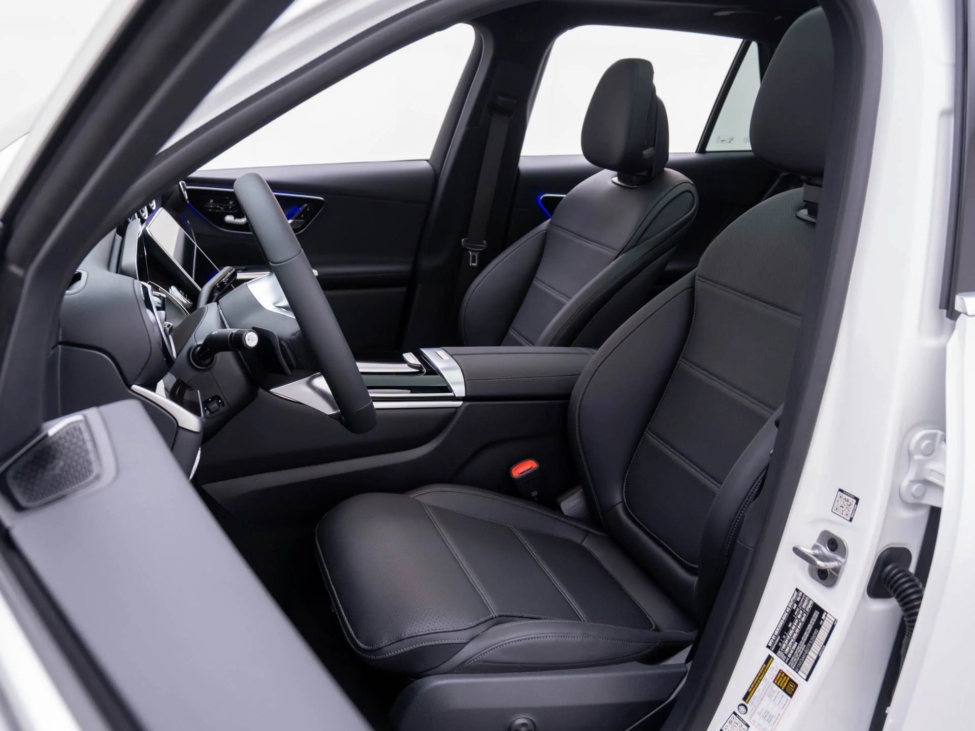 New 2026 White Mercedes-Benz GLC 300 image 15