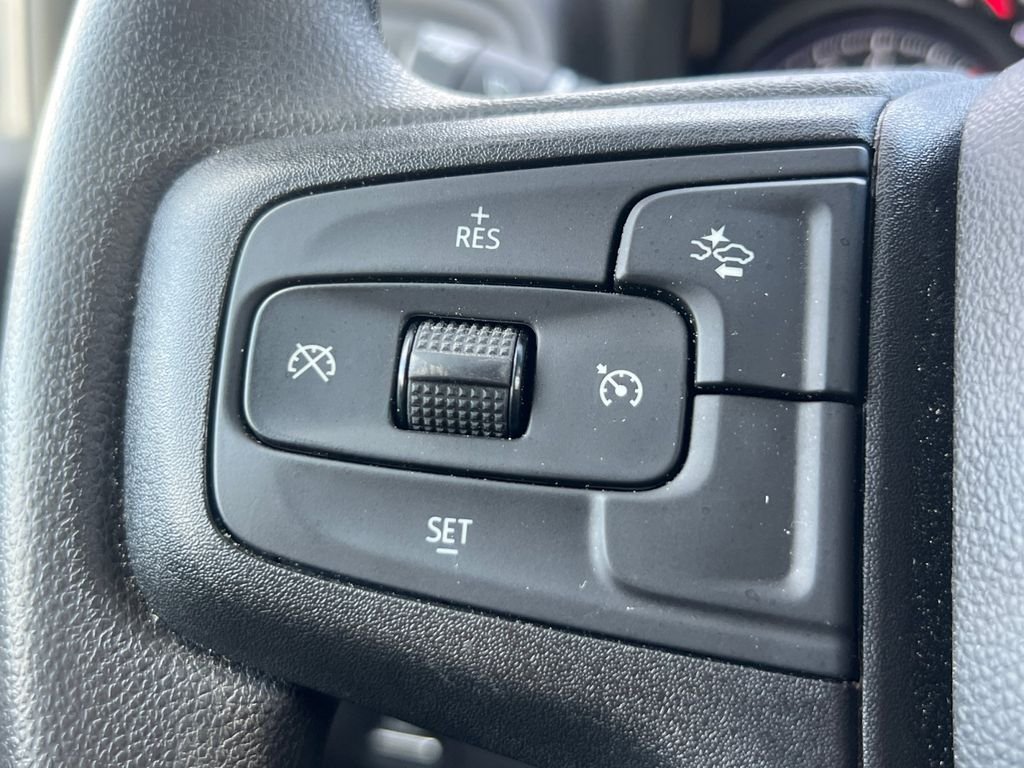 Used 2025 White Chevrolet Custom image 10