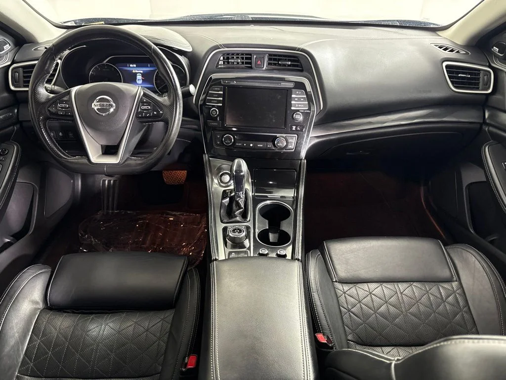 Used 2020 Black Nissan Platinum image 12