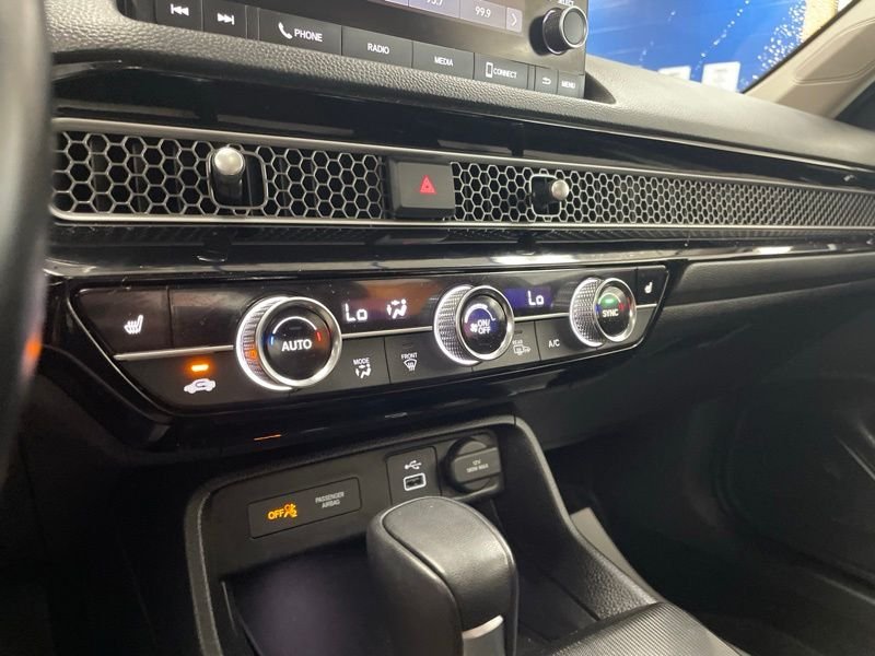 Used 2024  Honda EX image 30