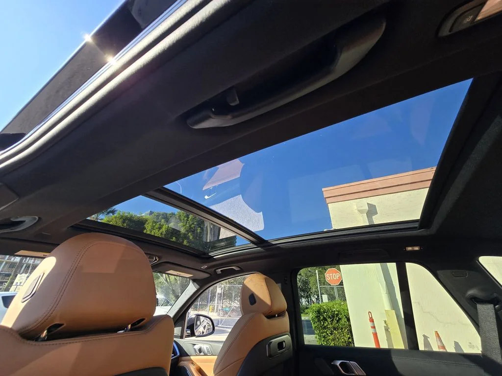 Used 2026 Black BMW sDrive40i image 10
