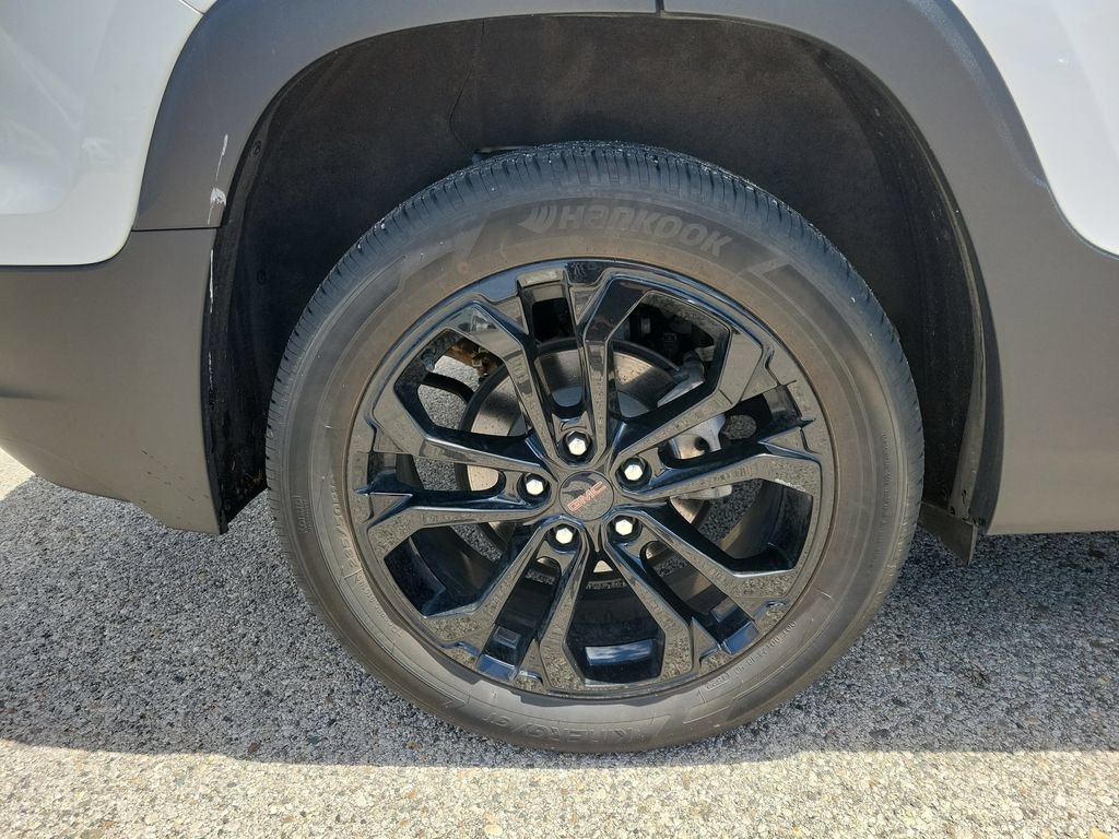 Used 2022 Summit White GMC SLE image 5