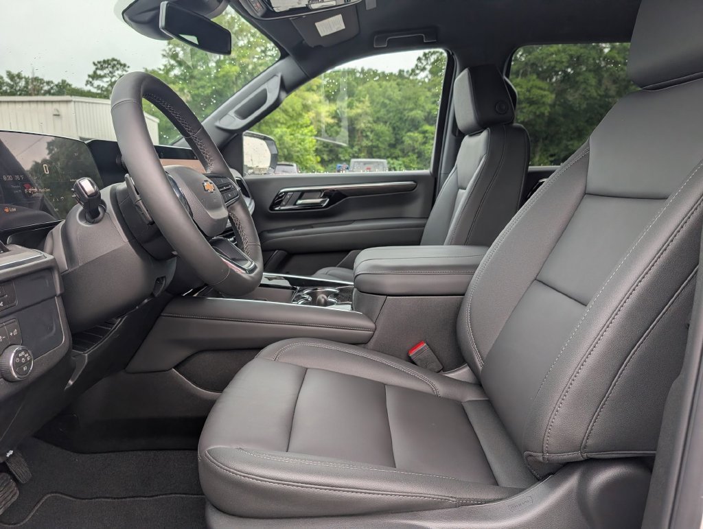 2026 Chevrolet Suburban LT - Photo 15