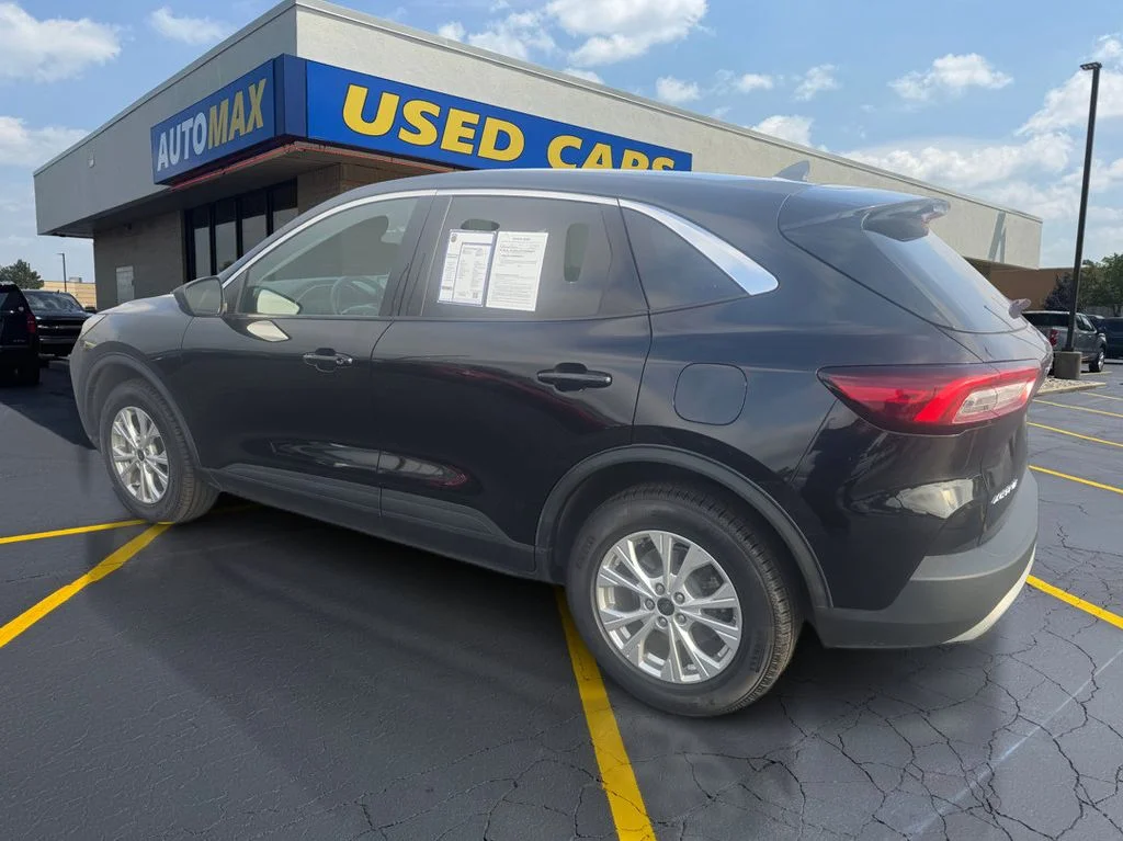 Used 2023 Black Metallic Ford Active image 7