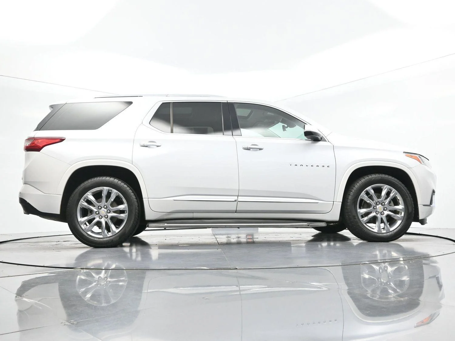 Used 2019 IRIDESCENT PEARL TRICOAT Chevrolet High Country image 61