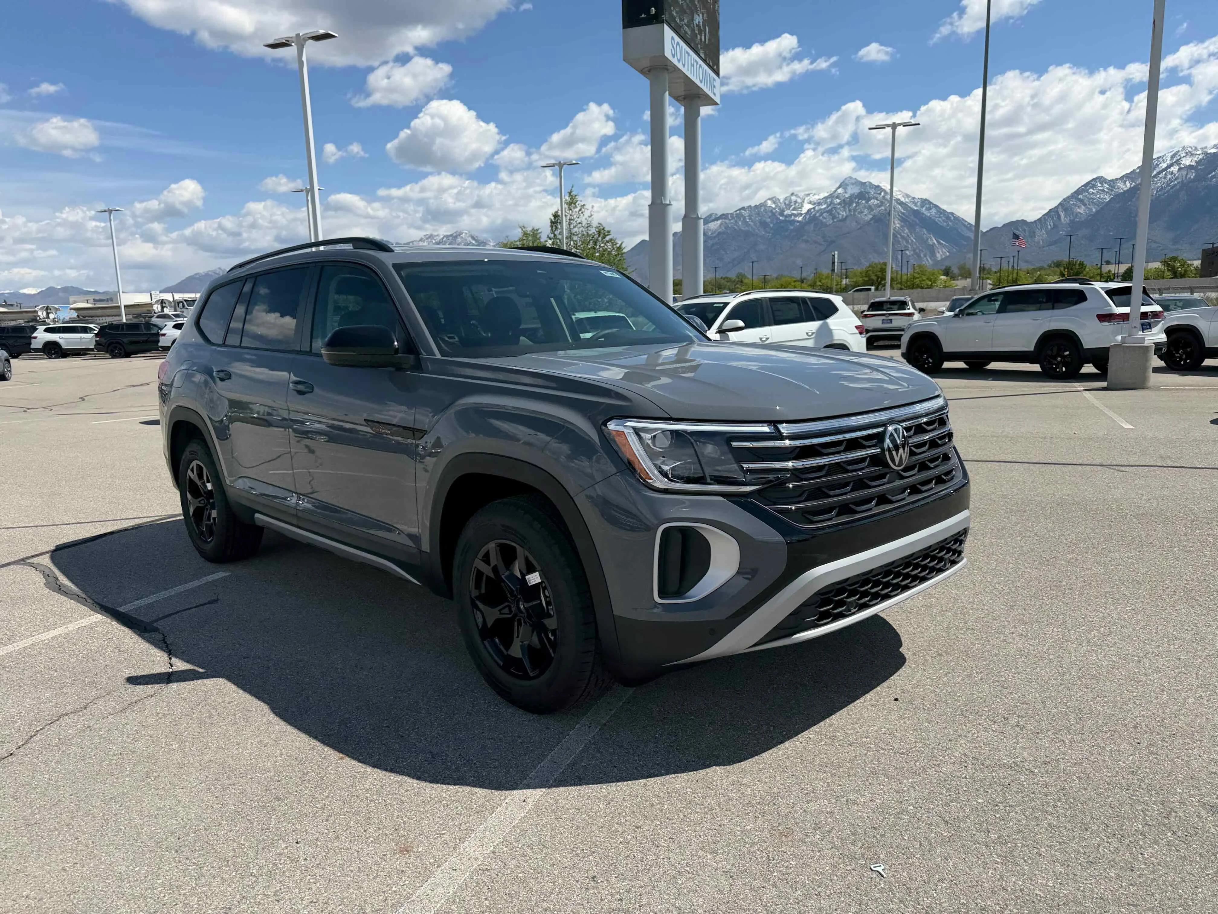 New 2026 Gray Volkswagen 2.0T Peak Edition image 9