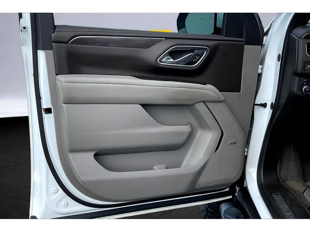 Used 2023 Summit White Chevrolet Z71 image 16