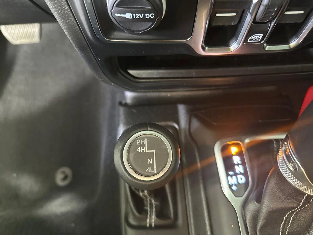 Used 2019 Mojito! Clearcoat Jeep Unlimited Sahara image 20