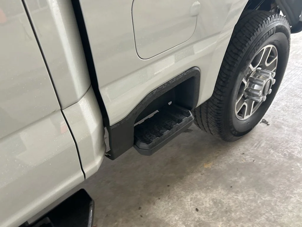 Used 2025 Gray Ford Lariat image 18