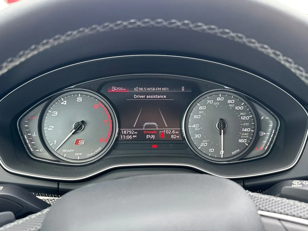 Used 2022  Audi Premium image 26