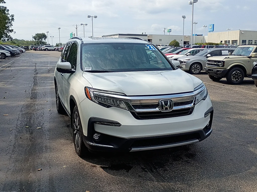 Certified Used 2021 WHITE Honda Elite image 1