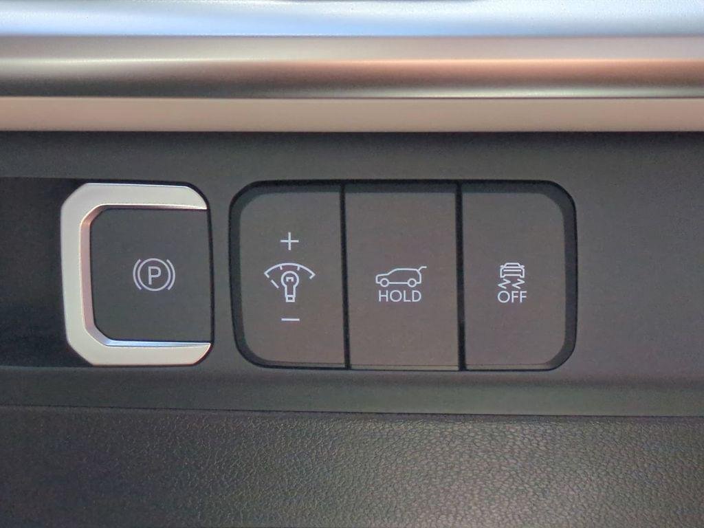 New 2027 Black Hyundai SEL FWD image 29