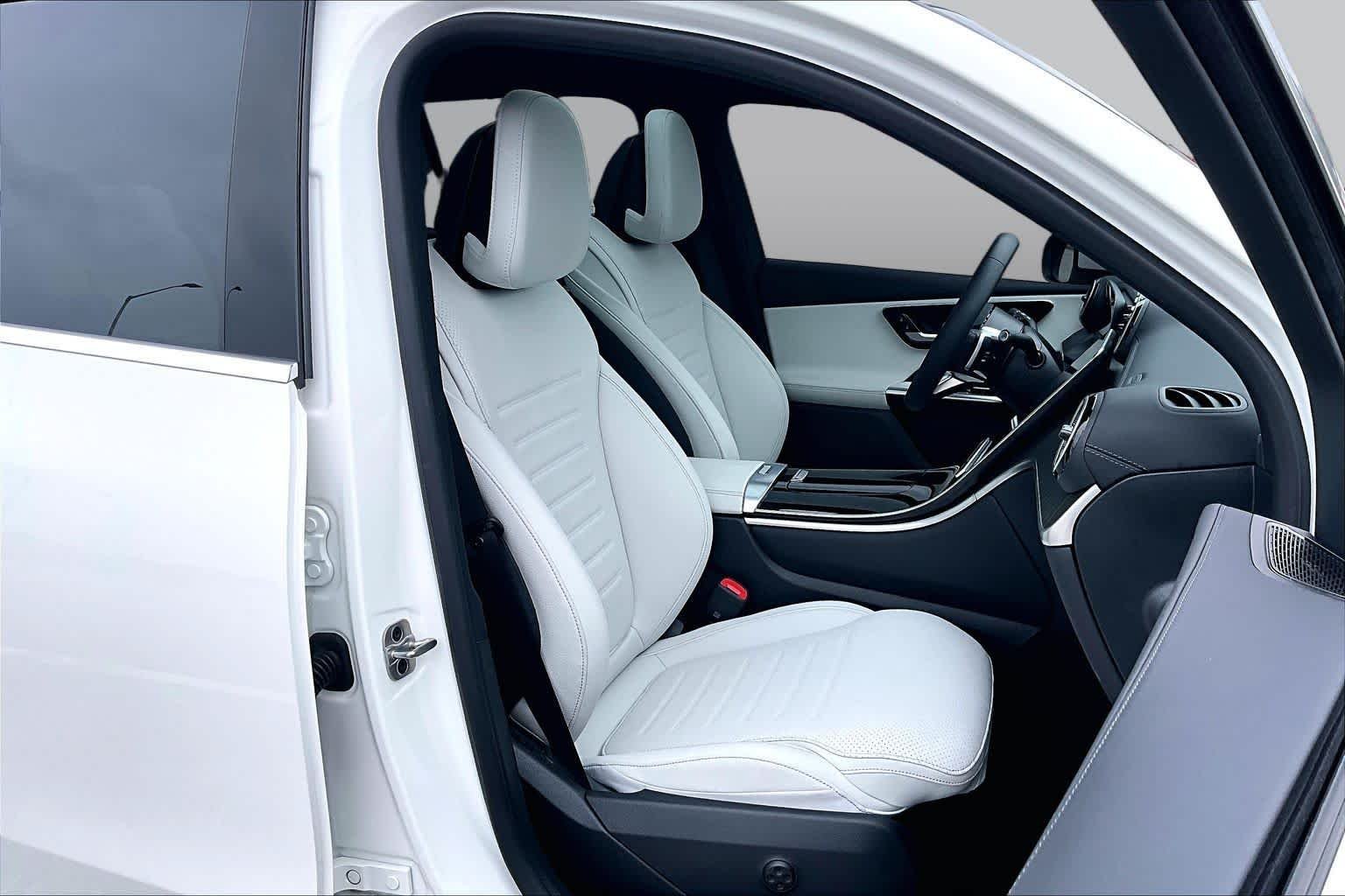Used 2026 Polar White Mercedes-Benz GLC 300 image 9