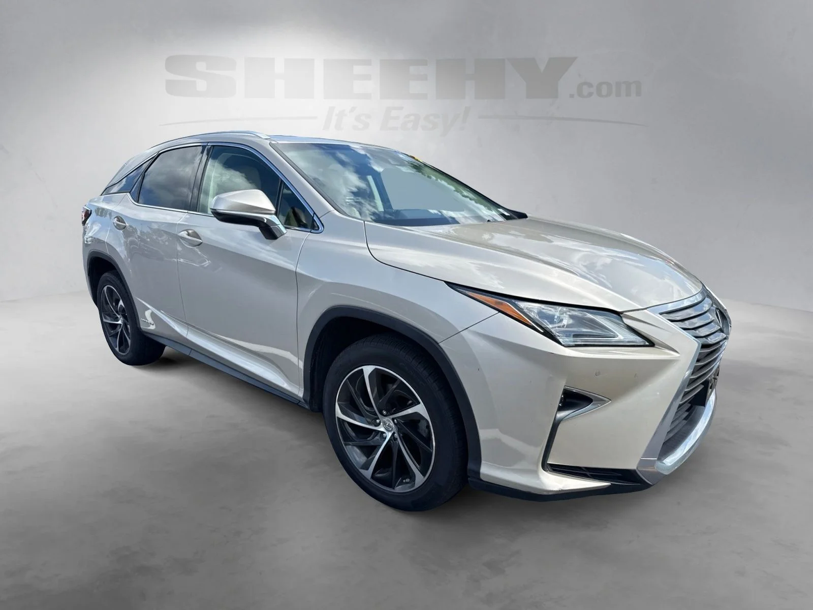 Used 2017 Beige Lexus 450h image 2