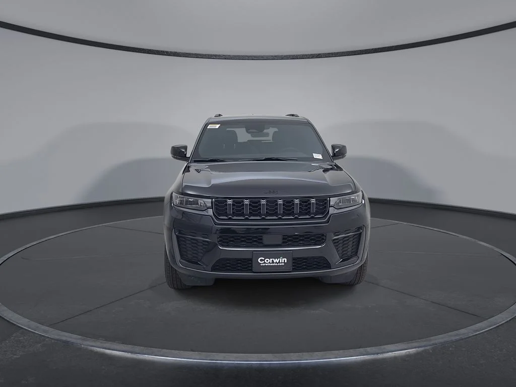 New 2026 Diamond Black Crystal Pearl-Coat Exterior Paint Jeep Altitude image 5