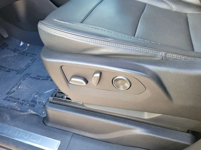 Used 2023 Silver GMC Denali image 22