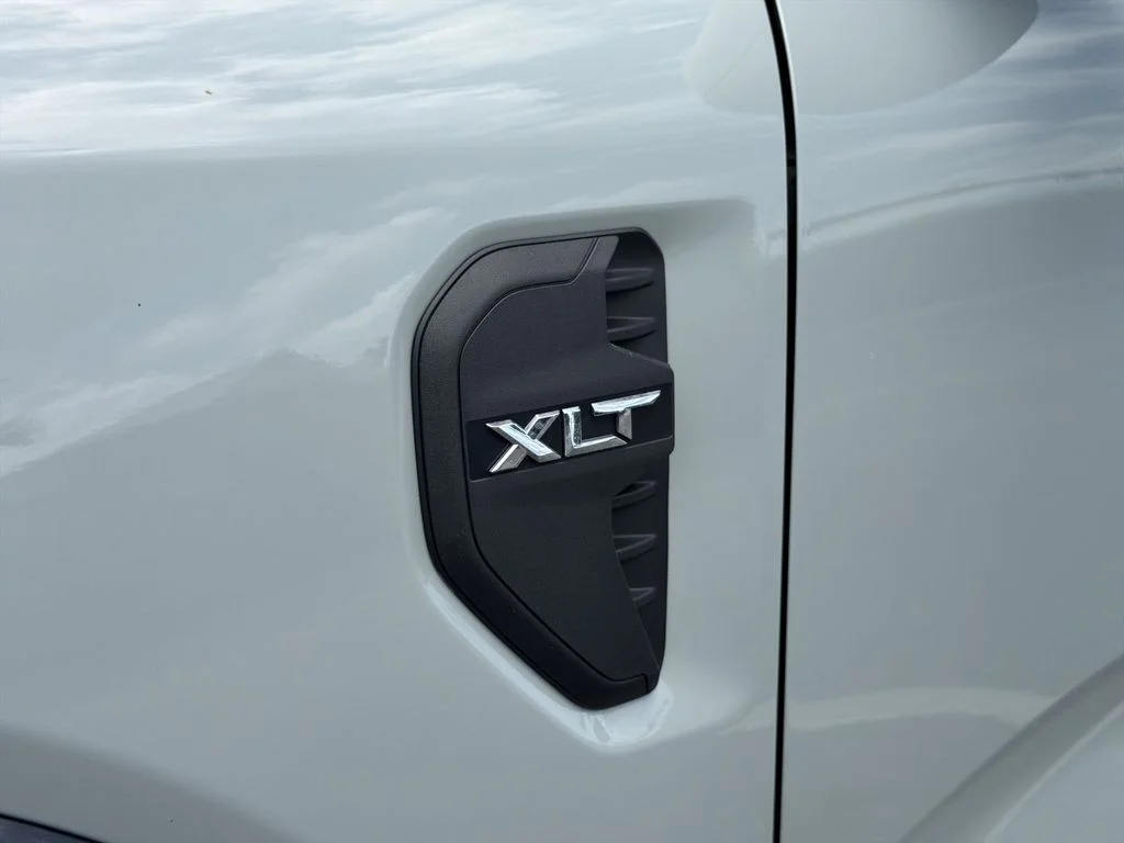 Used 2024 Green Ford XLT image 38