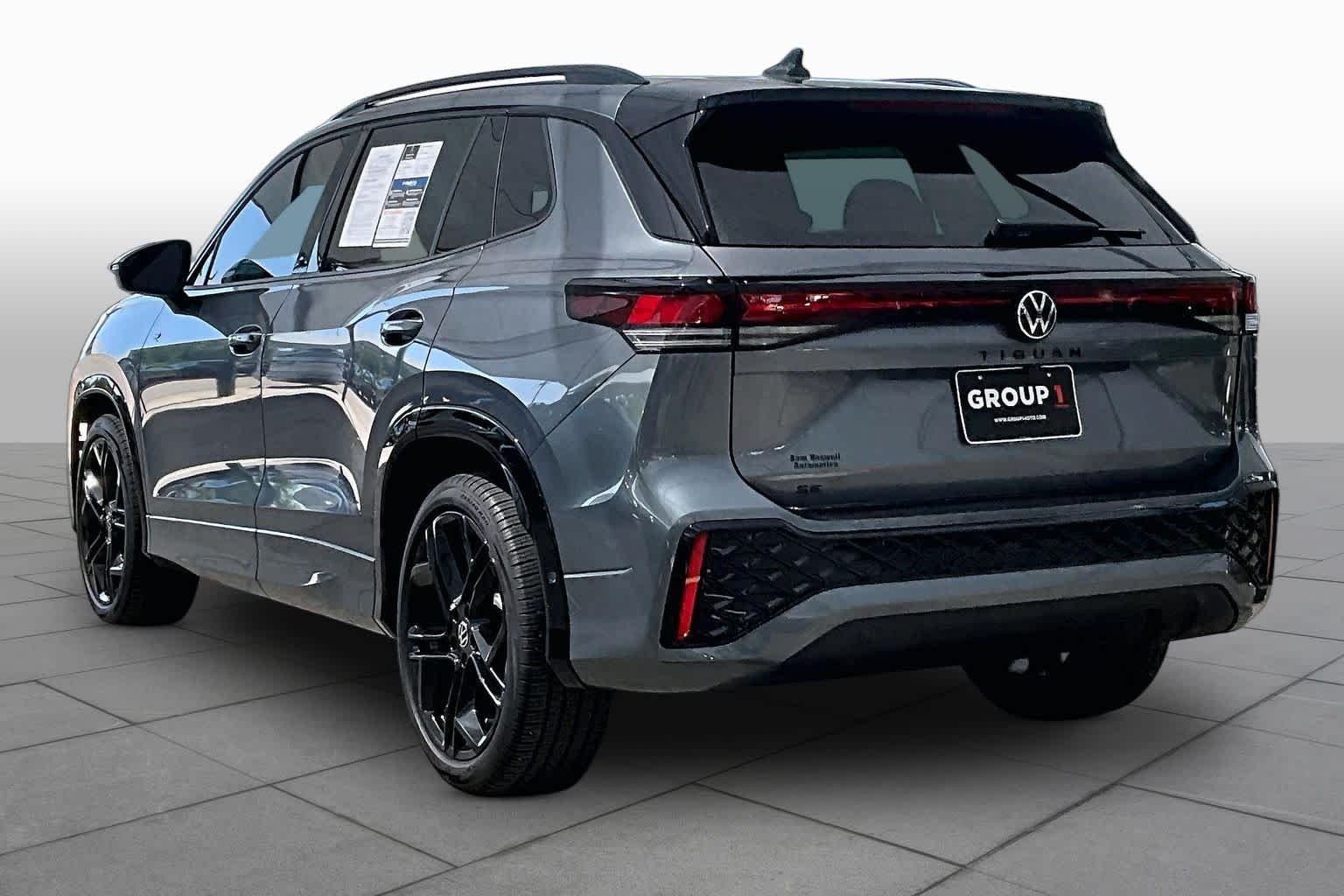 Used 2025 Platinum Gray Metallic Volkswagen SE R-Line Black image 12