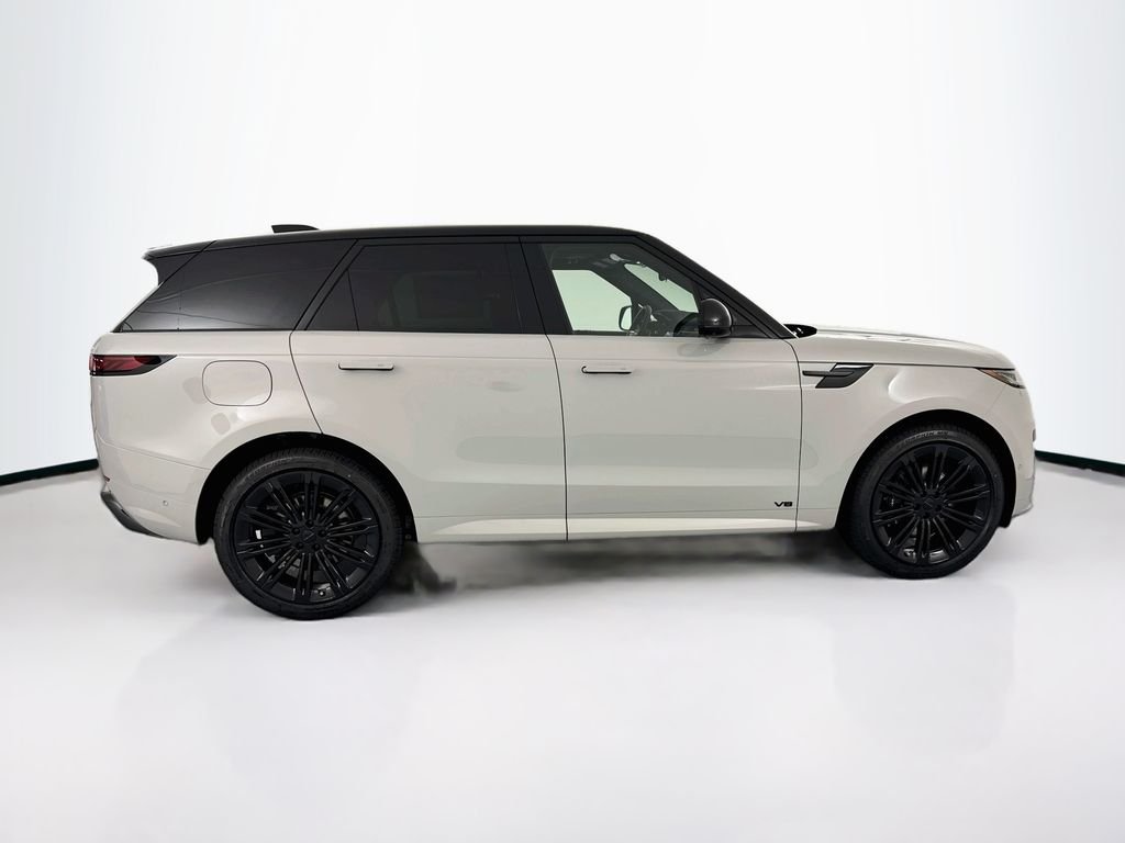 New 2026 Borasco Grey Land Rover Dynamic SE image 4