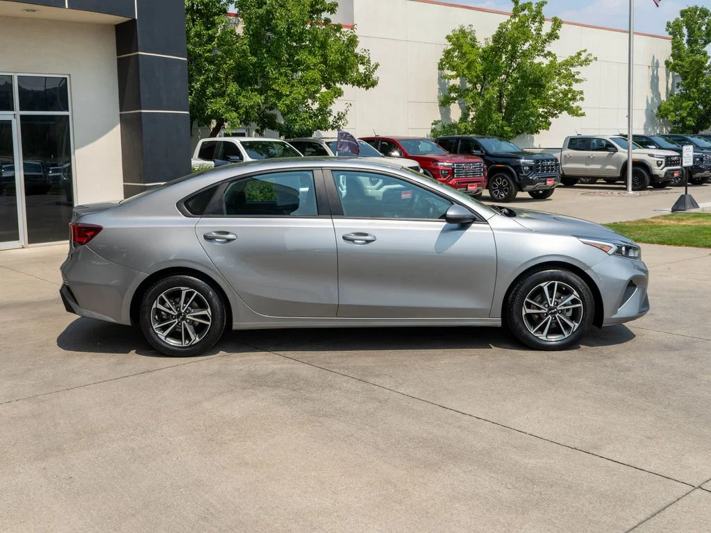 Used 2023 Gray Kia LXS image 8