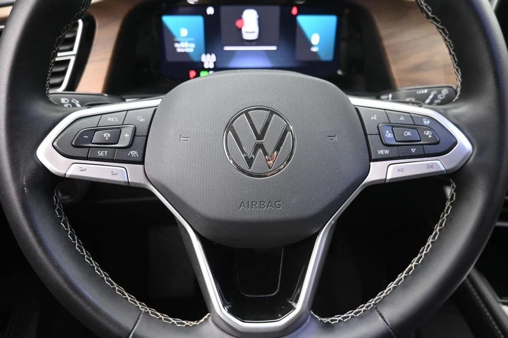 Used 2026 Silver Volkswagen SE w/Technology image 19
