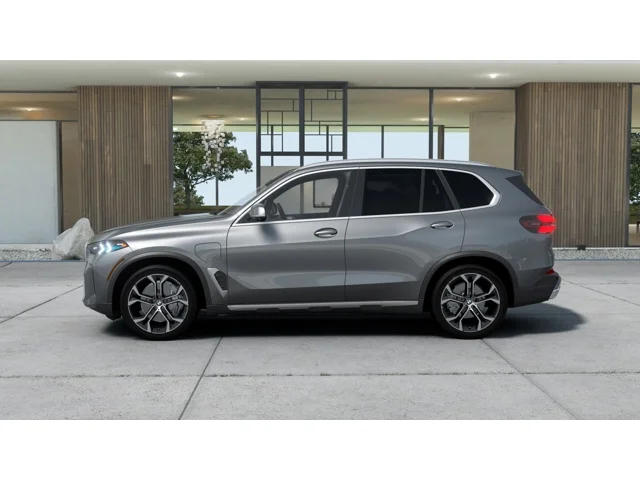 New 2026 Skyscraper Grey Metallic BMW X5 50e image 4