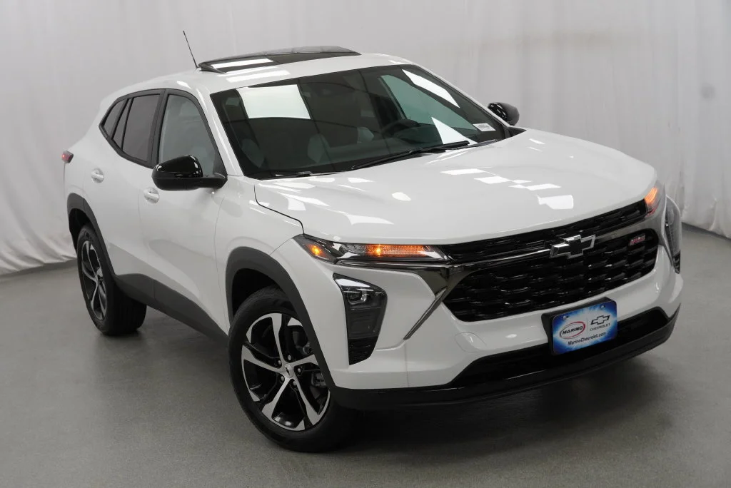 New 2026 Summit White Chevrolet 1RS image 13