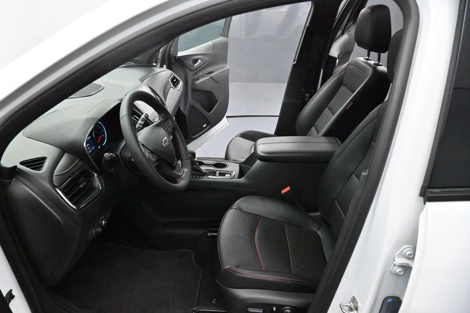 Used 2024 Summit White Chevrolet RS image 12