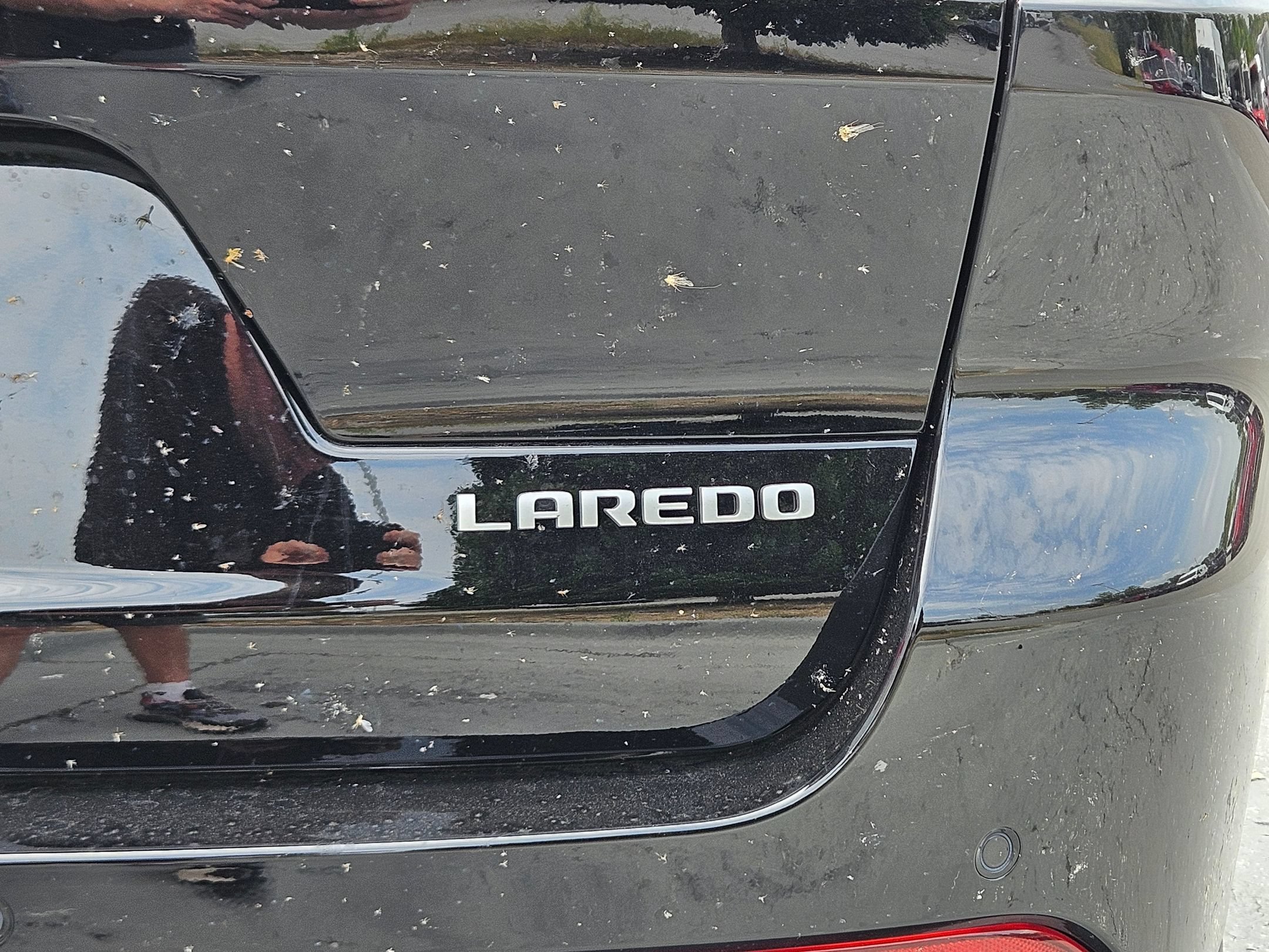 New 2026 Diamond Black Crystal Pearlcoat Jeep Laredo image 27