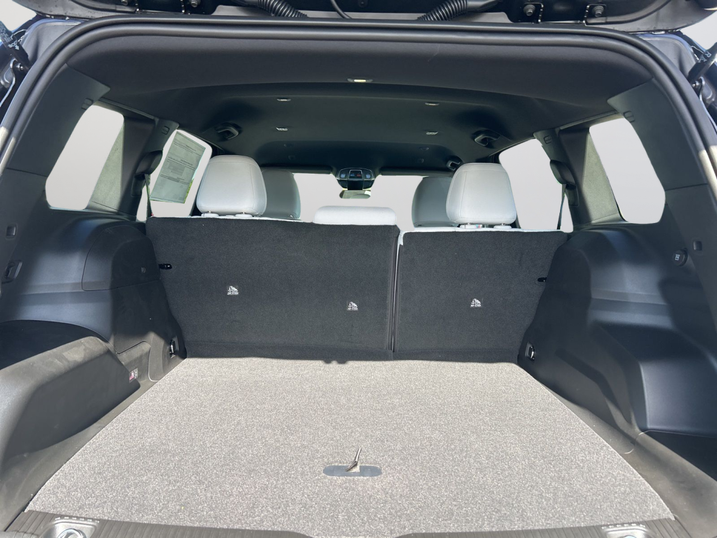 New 2026 Diamond Black Crystal Pearlcoat Jeep Laredo image 34