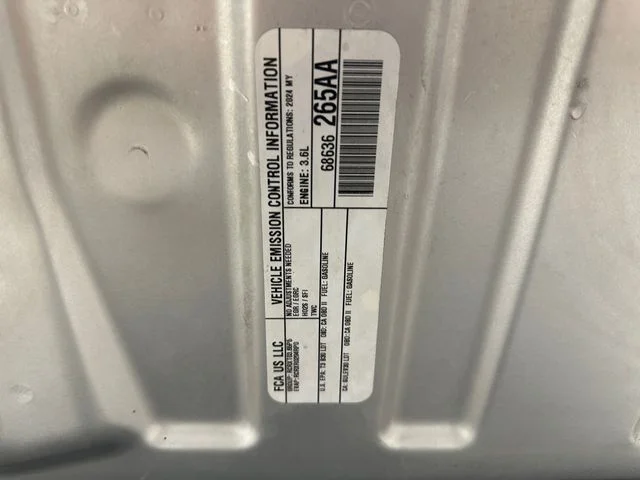 Used 2024 Silver Jeep Altitude image 21