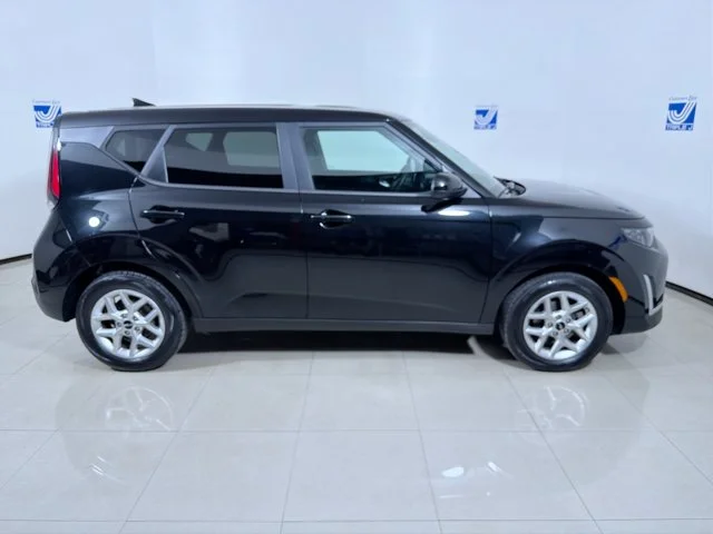 Used 2024 FUSION BLACK Kia LX image 9