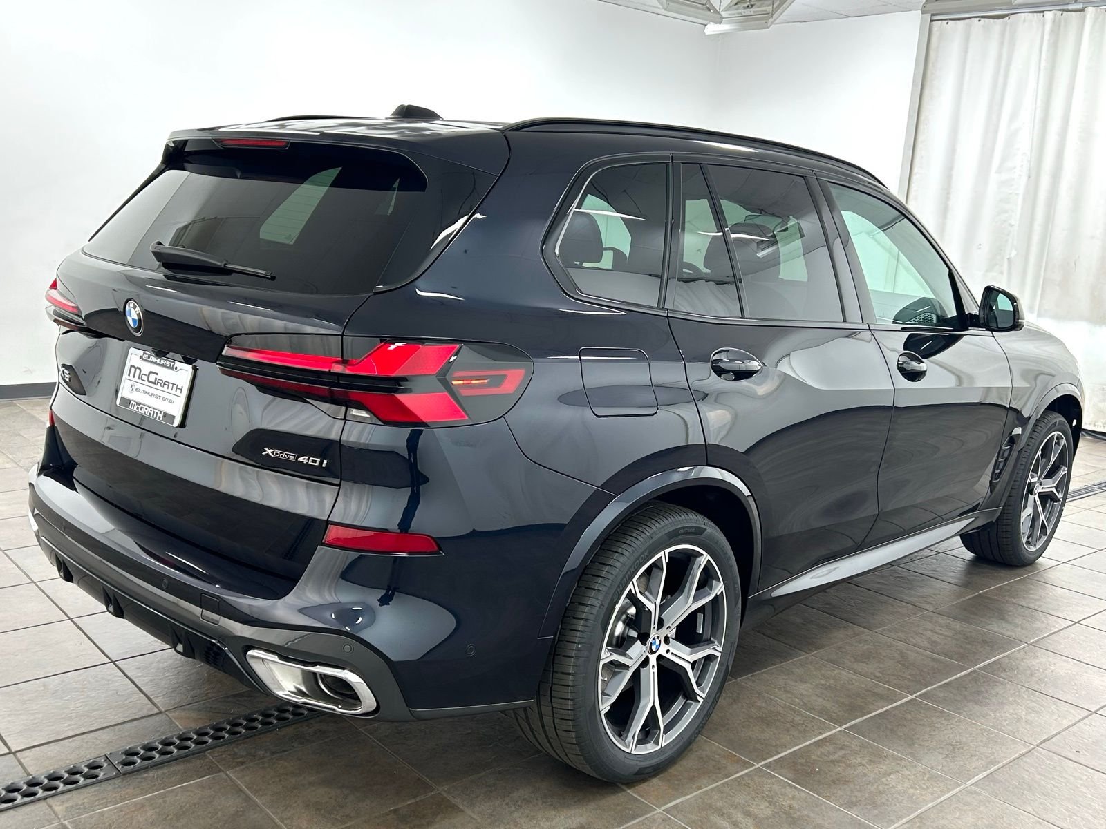New 2026 Carbon Black Metallic BMW xDrive40i image 5