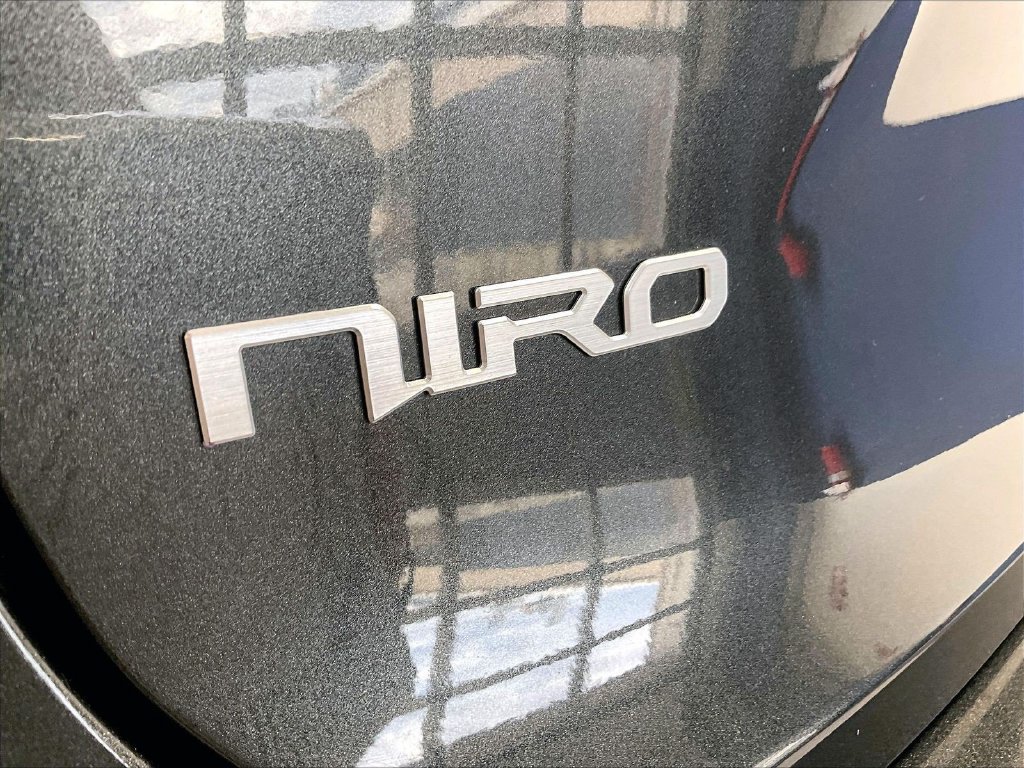 Used 2023 Gray Kia Wind image 29