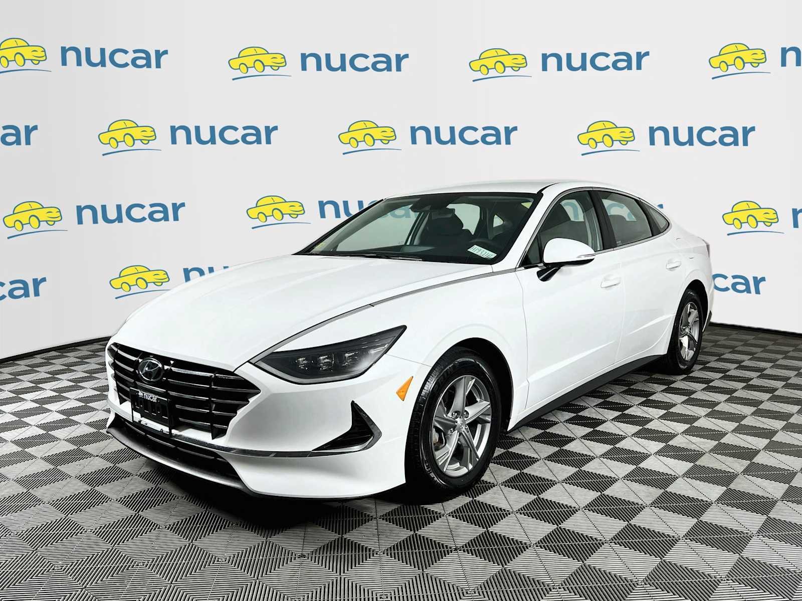 Used 2023 Serenity White Hyundai SE image 3