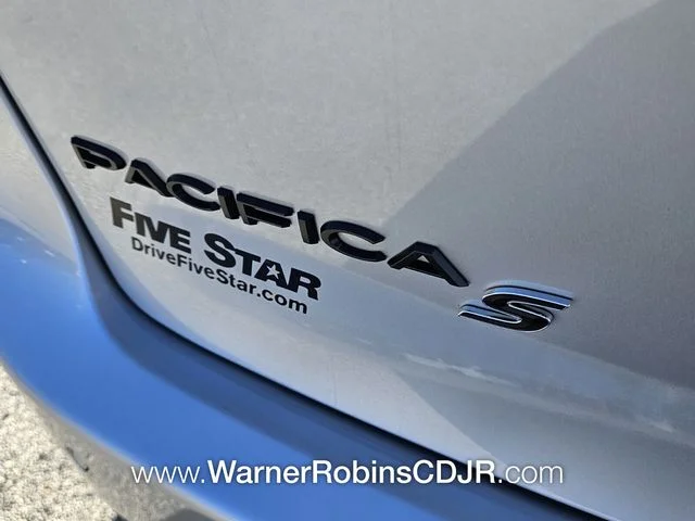 2026 Chrysler Pacifica Select - Photo 12